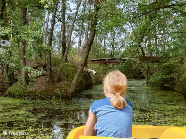 Vlakbij het vakantiehuis; Waterfietsen in de Leemputten.